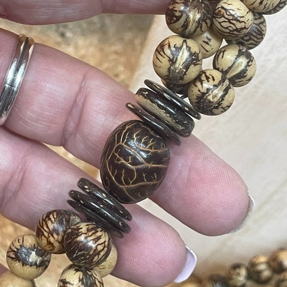 TAGUA NUT BEAUTIFULLY DESIGNED NATURAL & BROWN STYLIZED EXTRA LONG NECKLACE FT - Picture 4 of 9